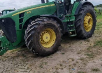 John Deere 8530