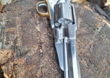 Rewolwer czarnoprochowy Remington Inox cal. 44