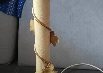 Metalowa lampa.