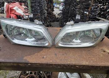 Lampy przednie Nissan Almera