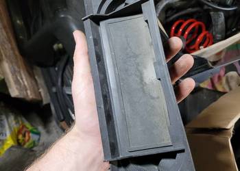 Zaślepka bagażnika odpowietrzenie klapy klapka bmw e30