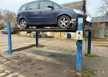 Podnośnik samochodowy czterokolumnowy 3,5 T