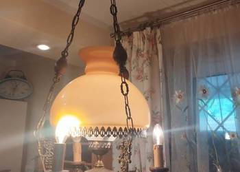 stary żyrandol lampa jak naftowa