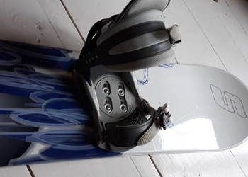Deska snowboard Salomon z wiązaniami