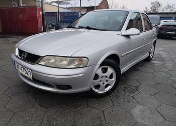 Opel Vectra 1.8 klima/hak/długie opłaty