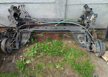 Tylna belka Clio 4