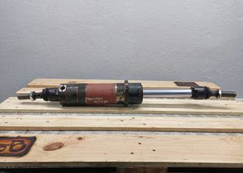 Manitou MLT 737 {Cylinder hydrauliczny skrętu}