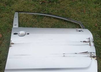 Toyota Corolla Verso 2005 drzwi prawy przód uszkodzone 1C0