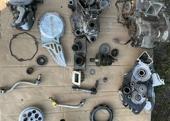 SKRZYNIA KARTERY DEKIEL ZAWÓR WAŁ MAGNETO KOSZ SPRZĘGŁOWY SUZUKI RM 80,85
