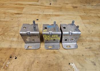 BMW I3 UCHWYT STREFY ZGNIOTU PRAWY 7306396