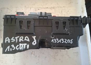 OPEL ASTRA J skrzynka bezpieczników 13313205