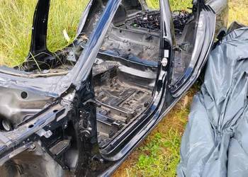 Słupek ćwiartka lewy przód Audi a4 b9 przed lift kolor ly9b Avant