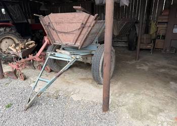 Wóz metalowy z latrami