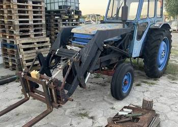 ciągnik z ładowaczem Leyland nuffield 344