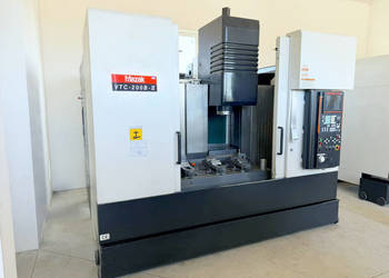 Frezarka CNC MAZAK VTC 200 B-II – 2006 | duża przestrzeń robocza |z Niemiec