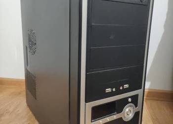 Obudowa komputerowa PC z wyświelaczem