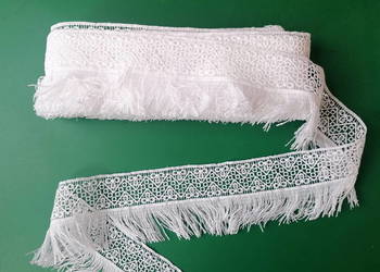 Gipiurowa taśma z frędzlami, koronka boho