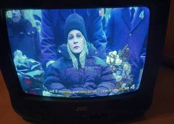 Telewizor JVC z oryginalnym pilotem