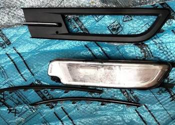 Vw Passat B8 halogen prawy +kratka+listewki zderzaka
