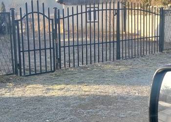 Sprzedam działkę z domkiem