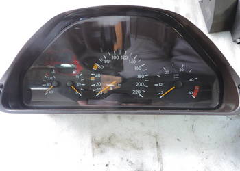 MERCEDES E W210 LICZNIK ZEGARY 2,9TD 2105401248