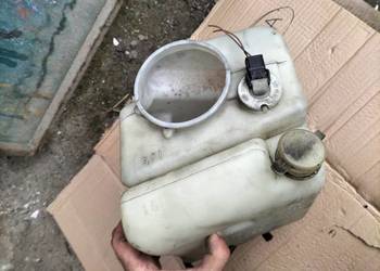 Mercedes W210 W 210 ZBIORNICZEK PŁYNU SPRYSKIWACZY
