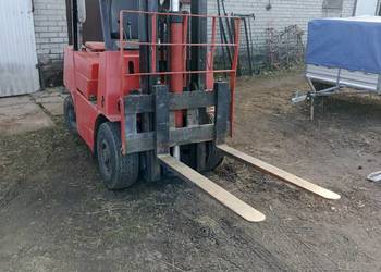 Wózek widłowy Bułgar 3p Perkins