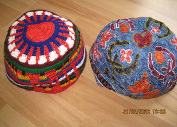 czapeczki ,nakrycia glowy z różnych krajow świata