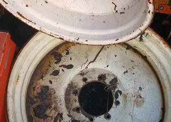 Komplet felg r38 i r28 z New Holland