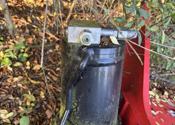 Manitou 1335 - siłownik przechyłu maszyny