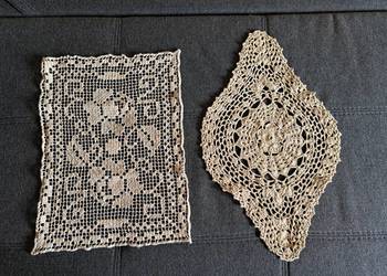 Dwie serwetki vintage ecru, robione na szydełku handmade rękodzieło