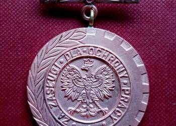 PRL Kolekcje - odznaka Państwowej Inspekcji Pracy z etui