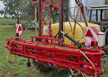 Opryskiwacz Pilmet 1200 l, 15 metrów