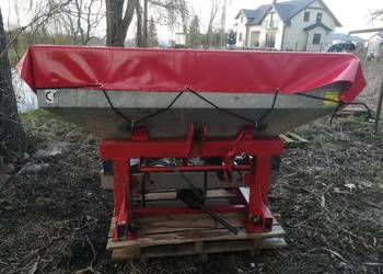 Rozsiewacz nawozu 800kg
