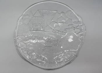 Talerz z tłoczonego szkła vintage z motywem farmy, 30,5 cm średnicy