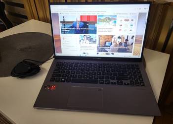 laptop ASUS VivoBook A512D 15.6" Ryzen 5 20 GB RAM 256 GB SSD Windows
