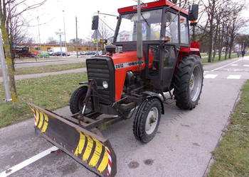 Ciągnik URSUS 2812 z pługiem do śniegu dostępny w Rad-Masz Opoczno