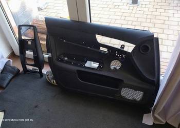 Boczek lewy przód czarny skóra Audi A6 C6 4F podświetlana klamka