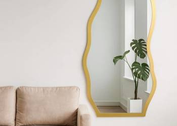 Nieregularne lustro w ramie złoty połysk - AURO II SHINE