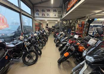 Motocykle skutery quady