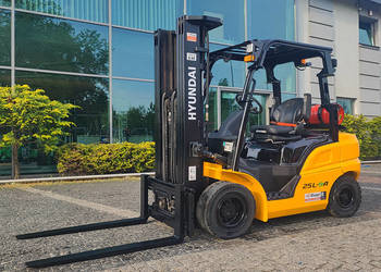 Wózek widłowy gazowy Hyundai 25L-9A 2,5 t triplex 4,7 m 2018