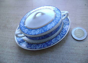Starocie z PRL Stara porcelana = Kolekcjonerska miniaturowa waza sygnowana
