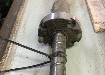 Śruba kulowa skok 20mm fi 25 długość robocza 1350mm długość całkowita 1810