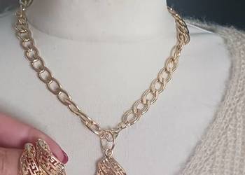 Komplet biżuterii w kolorze złota