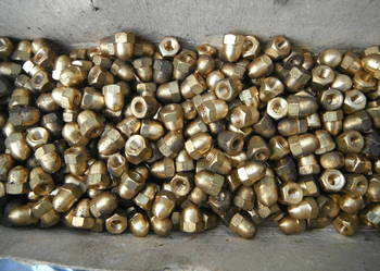 Nakrętka kołpakowa mosiężna M5