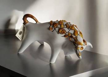 Byk Figurka Byczek ceramiczny, ręcznie malowany ozdobiony BURSZTYN