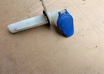 FORD FOCUS C-MAX MK1 KOREK RURKA WLEW PŁYNU SPRYSKIWACZY