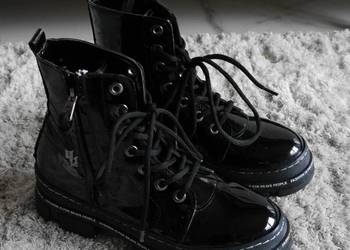 Świetne lakierowane buty trapery 37