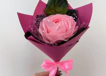 Pojedyncza róża Dzień Kobiet