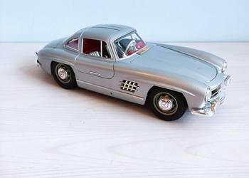 Model samochodu 1:18 Mercedes-Benz 300 SL (1954) Bburago